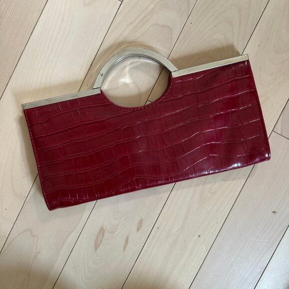 Elegant burgundy clutch with croc-embossed faux leather clutch - Picture 2 of 5
